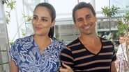 Com o primogênito, Lucas, a top Fernanda Tavares e Murilo Rosa, de Salve Jorge, deixam a maternidade com o novo membro da família, que nasceu na quinta, dia 1 . - -