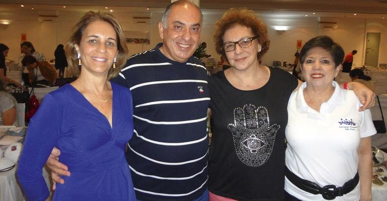 Clarice Schucman Jozsef e Abramo Douek recebem Eliana Guttman em evento de entidade judaica feminina com Miriam Doris Lilienfeld, SP. - -