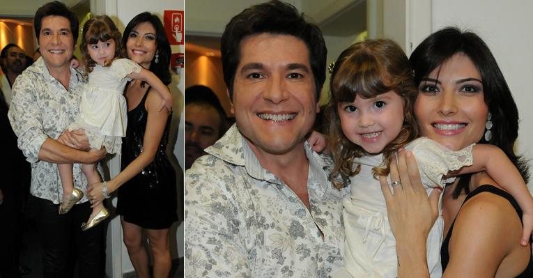 Daniel com a esposa Aline de Pádua e a filha Lara antes de seu show em São Paulo - Francisco Cepeda / AgNews