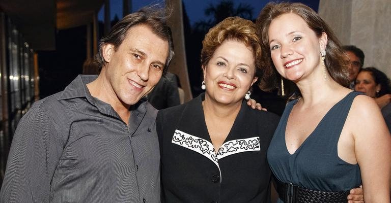 A presidente Dilma condecora cantora - Roberto Stuckert Filho/PR