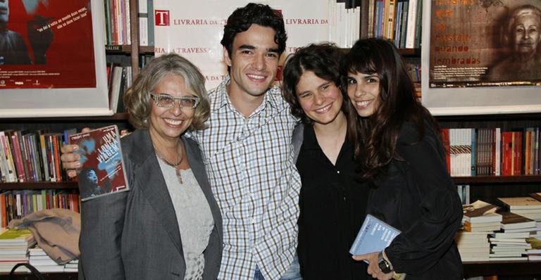 Lucia Murat, Caio Blat, Julia Murat e Maria Ribeiro - Roberto Filho / AgNews