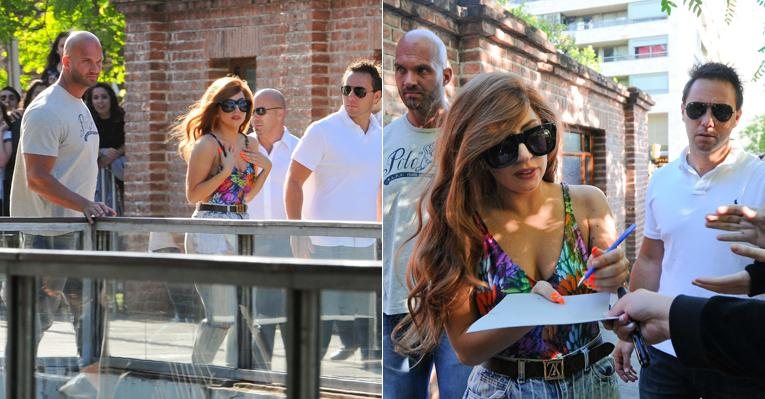 Lady Gaga nas ruas de Buenos Aires, Argentina - Grosby Group