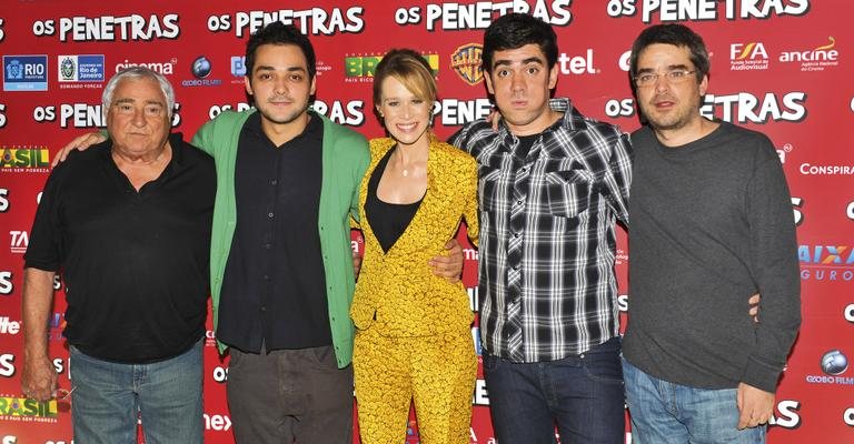 Os astros da comédia, Luiz Gustavo, Eduardo Sterblitch, Mariana e Marcelo Adnet, com o diretor Andrucha Waddington. - Fabio Miranda