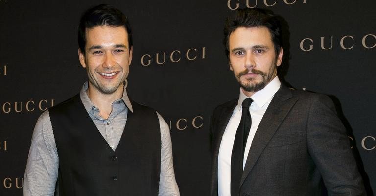 A elegância dos galãs Sergio Marone e James Franco em noite promovida por grife de luxo italiana. - Caio Guimarães