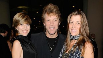 Jon Bon Jovi com a filha e a mulher - Getty Imagens