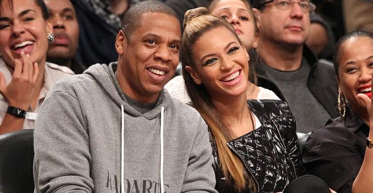 Jay-Z e Beyoncé se divertem em jogo de basquete nos Estados Unidos - Splash News splashnews.com