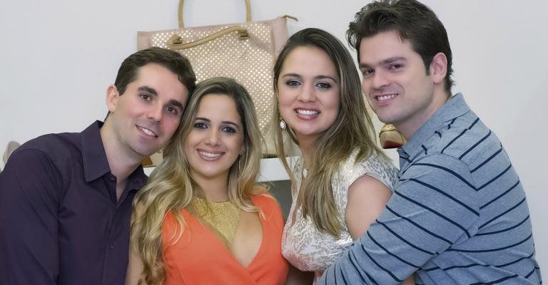 Em SP, os casais Danilo Lencioni Machado e Bruna Rodrigues Machado e Anna Rafaela Barros Machado e João Marcelo Lencione Villadangos, primo e sócio de Danilo, brindam à nova coleção Verão 2013 em evento vip. - -