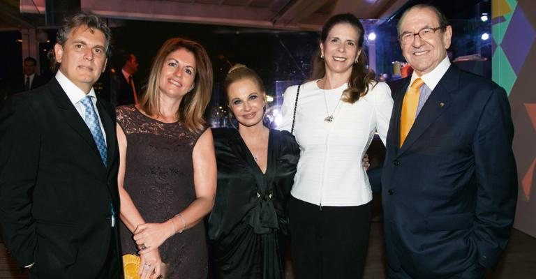 Angelo e sua Walkiria,Brunete e o casal Maria Antonia e Roberto Civita se reúnem em soirée. - Caio Guimarães