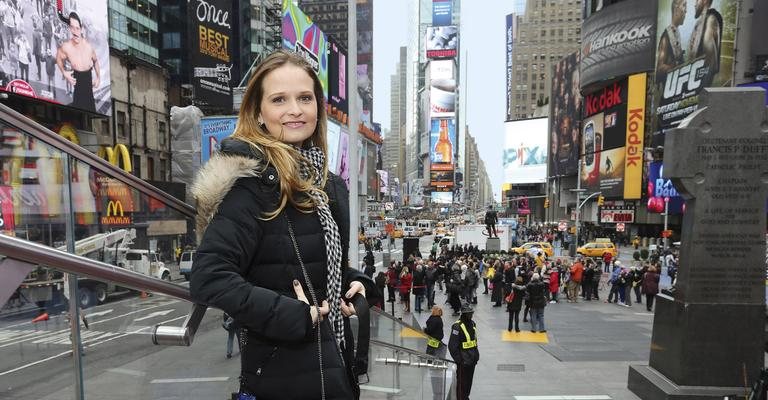 A bela Fernanda revê a Times Square depois de brilhar no “Oscar da TV”. - Luiz C. Ribeiro