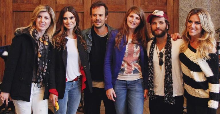 Diretora de grife, Daniela Zelaquett e a filha Bianca acompanham sessão de fotos de Thaila Ayala e Paulo Vilhena e Bruno Gagliasso e Giovanna Ewbank, no Rio. - -