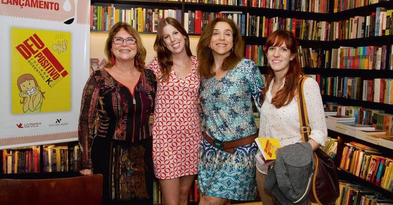 Betty Fromer parabeniza a autora Juliana Rosenthal na sessão de autógrafos de seu livro, prestigiada por Marisa Orth e Paula Weinfeld, em SP. - -