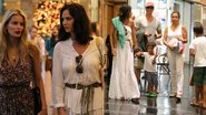 Luiza Brunte e Márci Garcia curtem o sábado com a família no shopping - Daniel Delmiro / AgNews