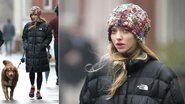 Amanda Seyfried curte passeio com seu cachorro pelas ruas de Nova York, Estados Unidos - The Grosby Group