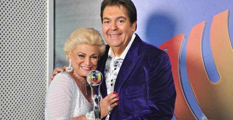 Hebe Camargo e Fausto Silva na entrega do Troféu Mário Lago em 2010 - TV Globo