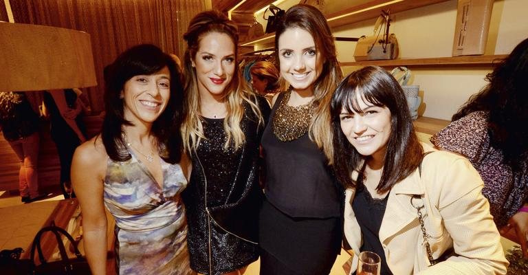 Em Curitiba, Roberta Saad abre loja e recebe Giovanna Ewbank, Manoella Taques e Luciana Haimovic. - -