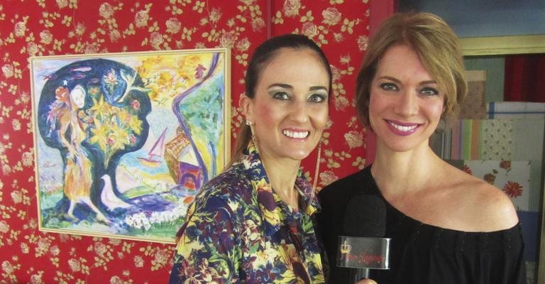 A apresentadora Roberta Maia visita o café da também apresentadora Laura Wie, SP. - -