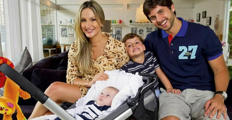 Claudia Leitte com os filhos, Davi e Rafael, e o marido, Marcio Pedreira - Cadu Pilotto