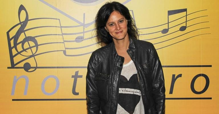 A atriz Cláudia Missura confere o Projeto Nova no Teatro, em São Paulo. - -