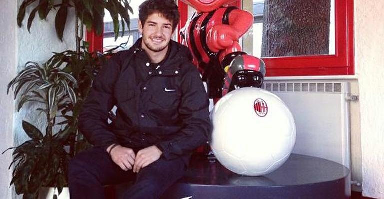 Alexandre Pato agradece aos anos que passou no Milan, clube italiano - Reprodução/Instagram