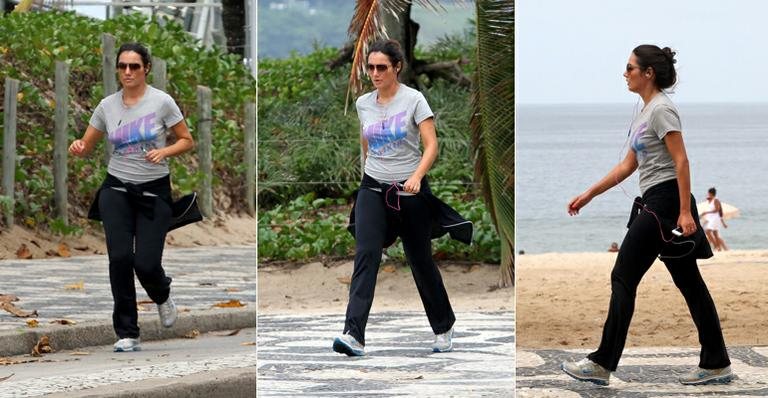 Patrícia Poeta mantém a boa forma na praia de Ipanema, Rio de Janeiro - Wallace Barbosa/AgNews