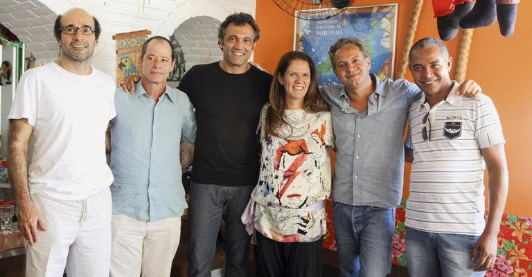 A roteirista Patrícia Andrade entre George Moura, Guel Arraes, Domingos Montagner, Breno Silveira e Adélio Lima. - Gianne Carvalho