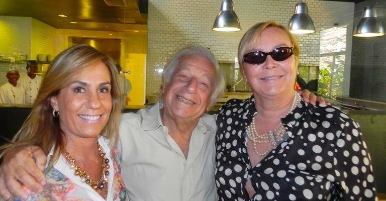 A cantora Mila Curti com Juca Chaves e sua Yara, SP. - -