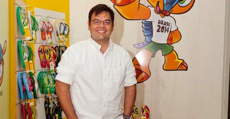 Ariano Novaes, diretor de marketing da Amazonas Sandals, marca presença na 40ª edição da Couromoda — Feira Internacional de Calçados, Artefatos de Couro e Acessórios de Moda, no Parque de Exposições do Anhembi, SP. - -