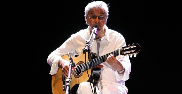 Caetano Veloso canta na abertura da Festa de Nossa Senhora da Purificação - Uran Rodrigues