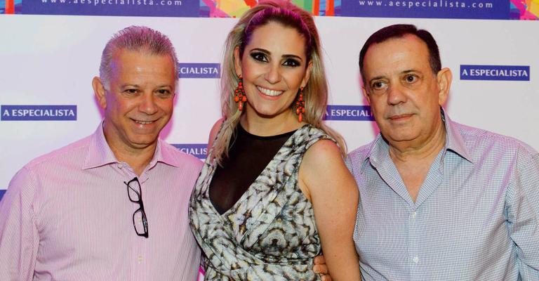 Vanderlei e Claudio Lorca, tio e pai de Érica Lorca, respectivamente, fazem festa para profissionais do setor, SP. - -