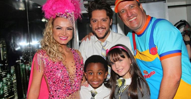 Eliana recebe Larissa Manoela, Jean Paulo Campos em André Vasco no bloco Happy, em Salvador - Thiago Duran e Amaury Neh/AgNews