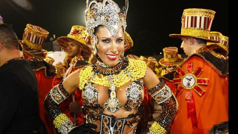 Tati Minerato, rainha de bateria da Gaviões da Fiel - AgNews