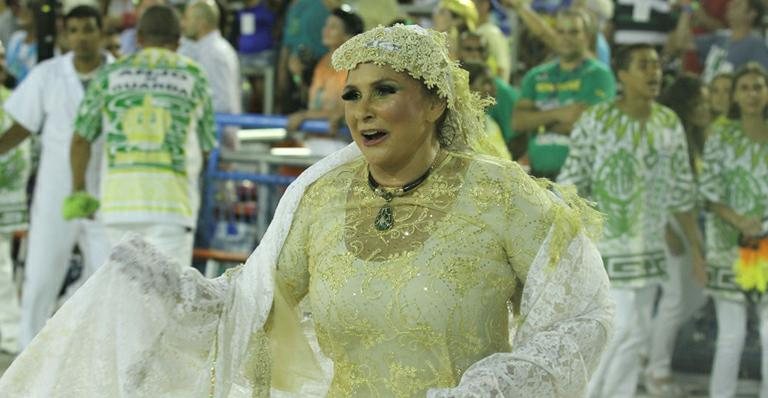 Fafá de Belém em desfile da Imperatriz Leopoldinense - Raphael Mesquita/Foto Rio News