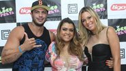 Os ex-BBBs Kleber Bambam e Marien Carretero com Preta Gil - Raphael Mesquita/FotoRioNews