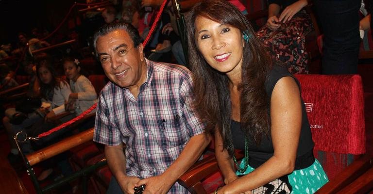 Mauricio de Sousa e a amada, a diretora executiva do Grupo Mauricio de Sousa, Alice Takeda, apresentam o musical Mônica Mundi — Uma Volta ao Mundo Com a Turma da Mônica, em shopping de SP. - -