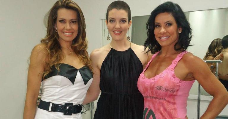 Solange Frazão, Larissa Maciel e Scheila Carvalho em descontraído bate-papo na atração vespertina da Record, na capital paulista. - -