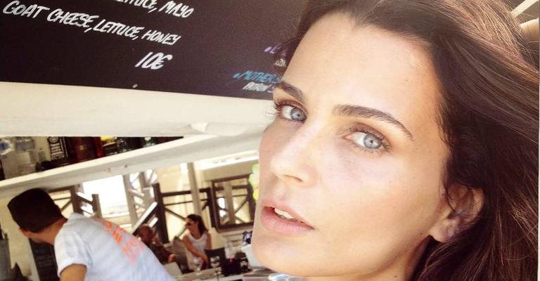 Fernanda Motta estrela campanha em St. Barths. - -