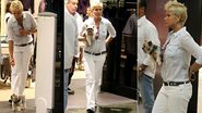 Xuxa Meneghel com o cãozinho Dudu - Marcus Pavão / AgNews