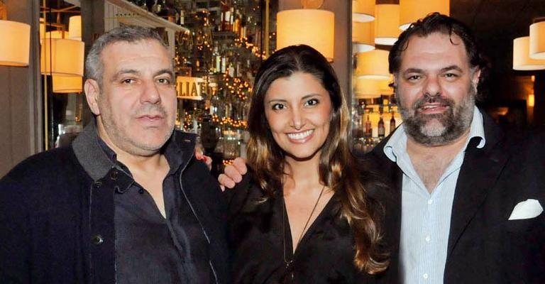 A RP Sheila Grecco janta com os executivos italianos Serafino di Giammatteo e Mauro Cianti em restaurante italiano na capital paulista. - -