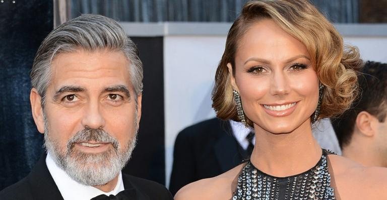 George Clooney e Stacy Keibler - Getty Images