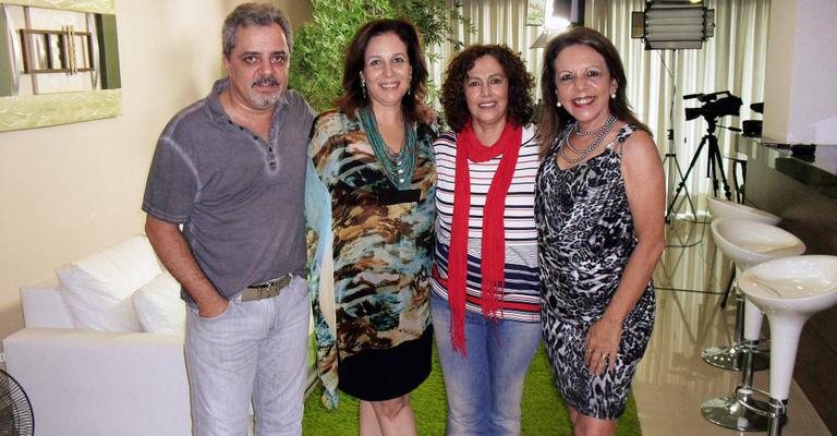 O produtor Mario Lamonica Pimentel, do programa virtual da WNTV, recebem Maria Nadir Camargo e Maria Emilia Genovesi, em São Paulo. - -