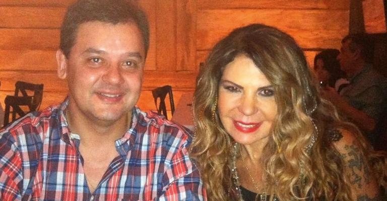 Paulo Morais recebe em seu restaurante português, o Trindade, no Itaim, em SP, a cantora Elba Ramalho. - -