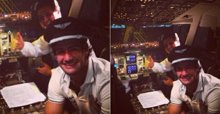 Alexandre Pato invade cabine de avião em viagem com o Corinthians para Bogotá, na Colômbia - Reprodução/Instagram