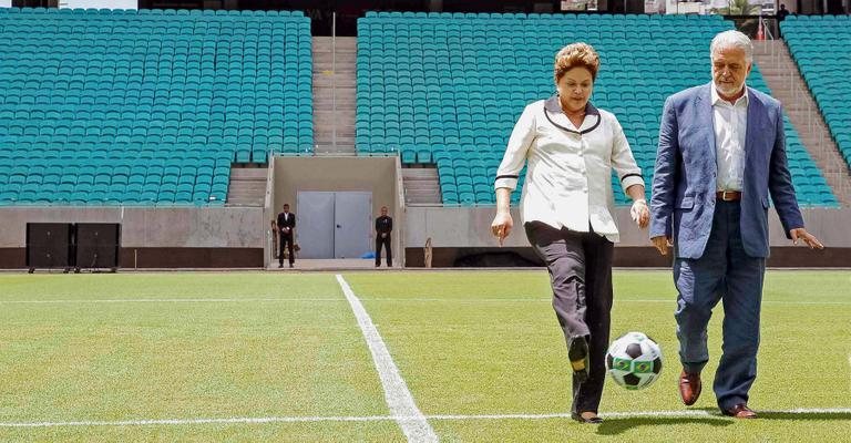 Com Jaques Wagner, presidente reabre o estádio baiano. - Gustavo Scatena/ Imagem paulista