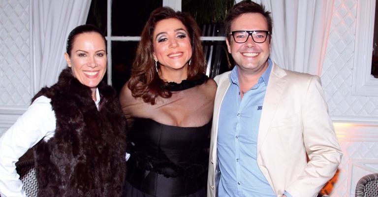 Elegantes, Regina Volpato, Marisa Orth e Felipeh Campos badalam em lançamento de cosméticos, SP. - -