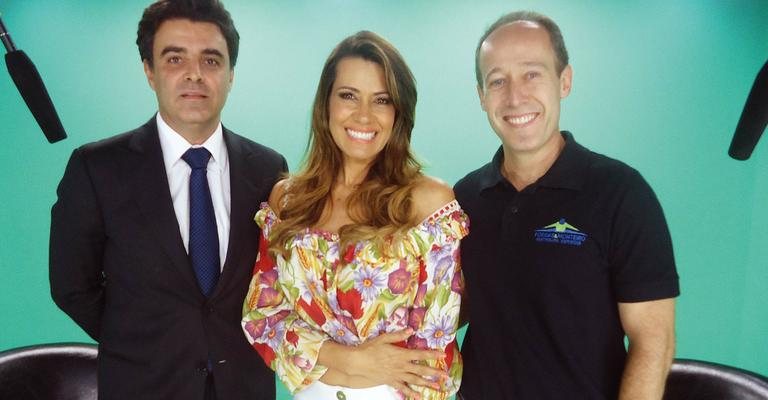 Ricardo Cury conversa com a apresentadora Solange Frazão, além de Carlos Forgas, no programa Em Forma, da TV Geração Z, SP. - -