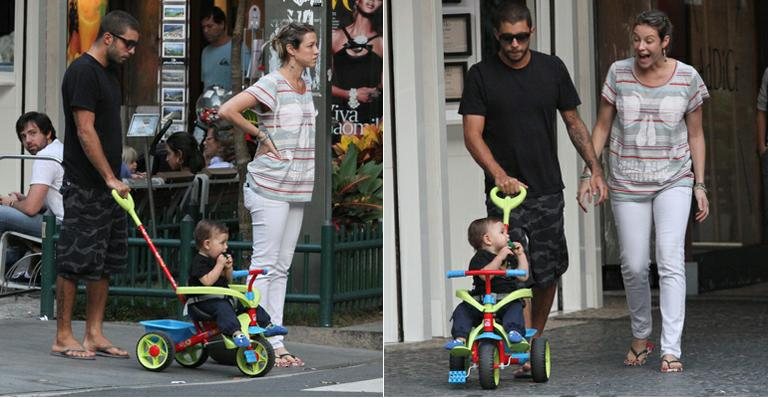 Luana Piovani e Pedro Scooby levam o filho Dom para passear no Rio de Janeiro - Wallace Barbosa / AgNews