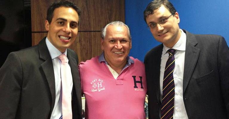 Sidney Oliveira recebe Thiago Lima e Hiram Baroli em seu escritório, em SP. - -