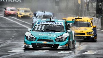 Barrichello pela primeira vez no pódio da Stock Car - Divulgação