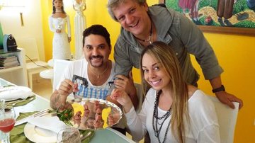 O casal com Edson e Andrea com Marcelo Sampaio - -