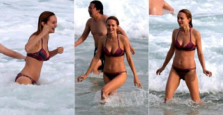 Heather Graham exibe boa forma em praia no Rio de Janeiro - Dilson Silva/ AgNews